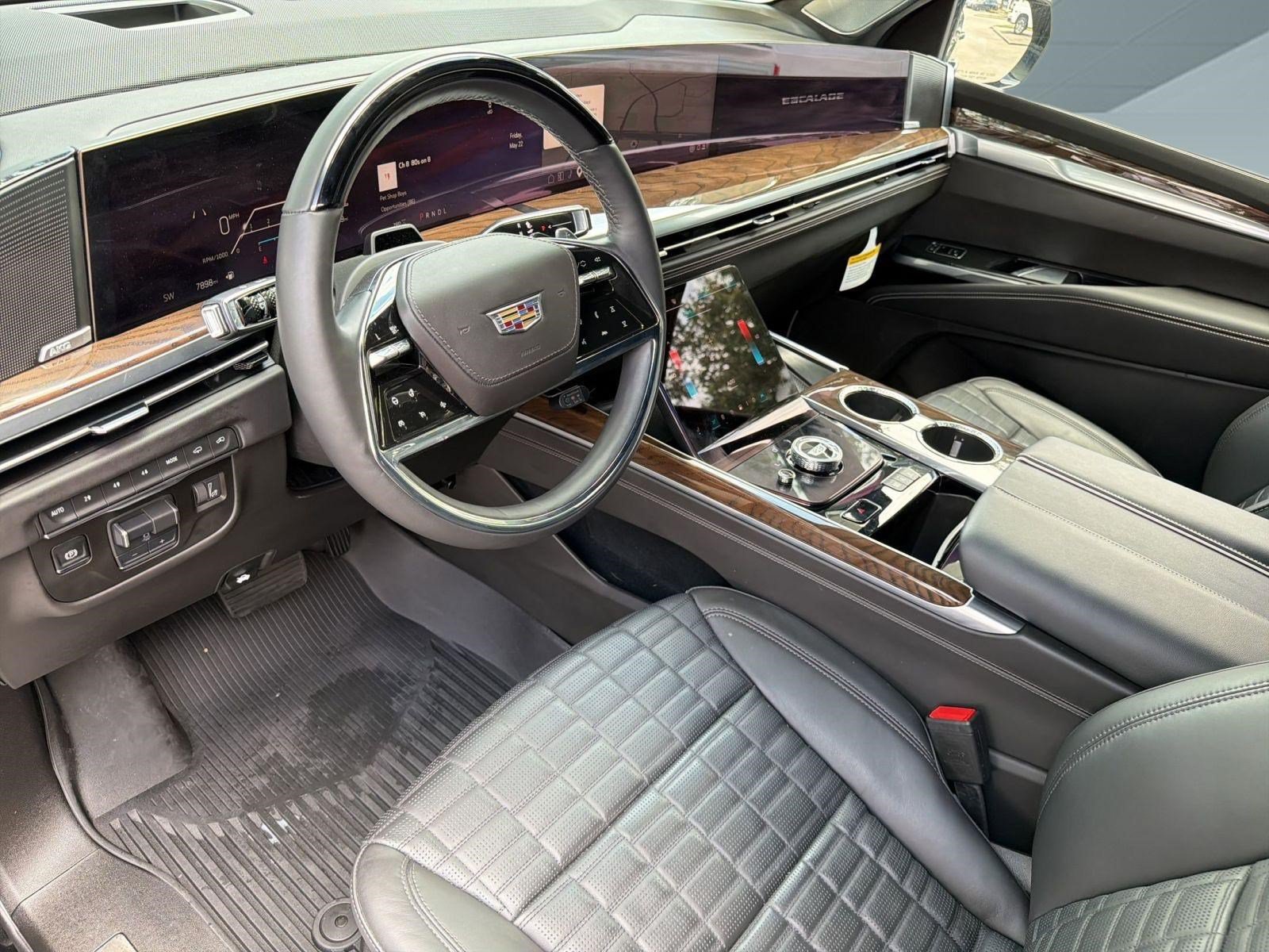 Certified 2025 Cadillac Escalade Sport Platinum w/ LPO, ONYX Package AWD/4WD image 4
