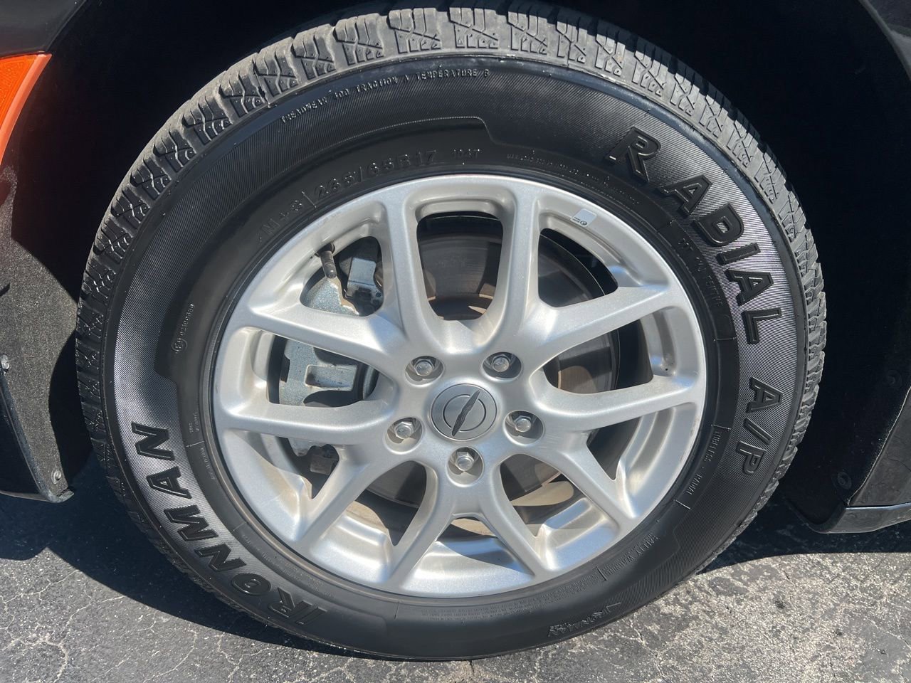 Used 2024 Chrysler Pacifica Touring-L image 10