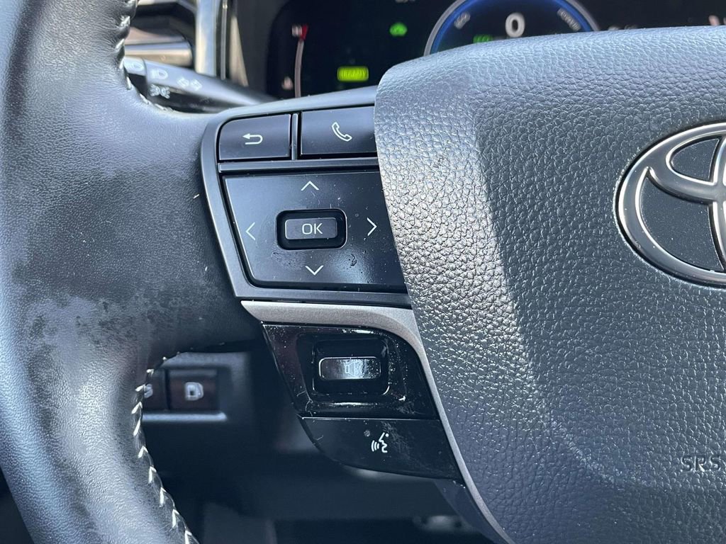 Used 2025 Toyota Camry SE w/ Convenience Package FWD image 29