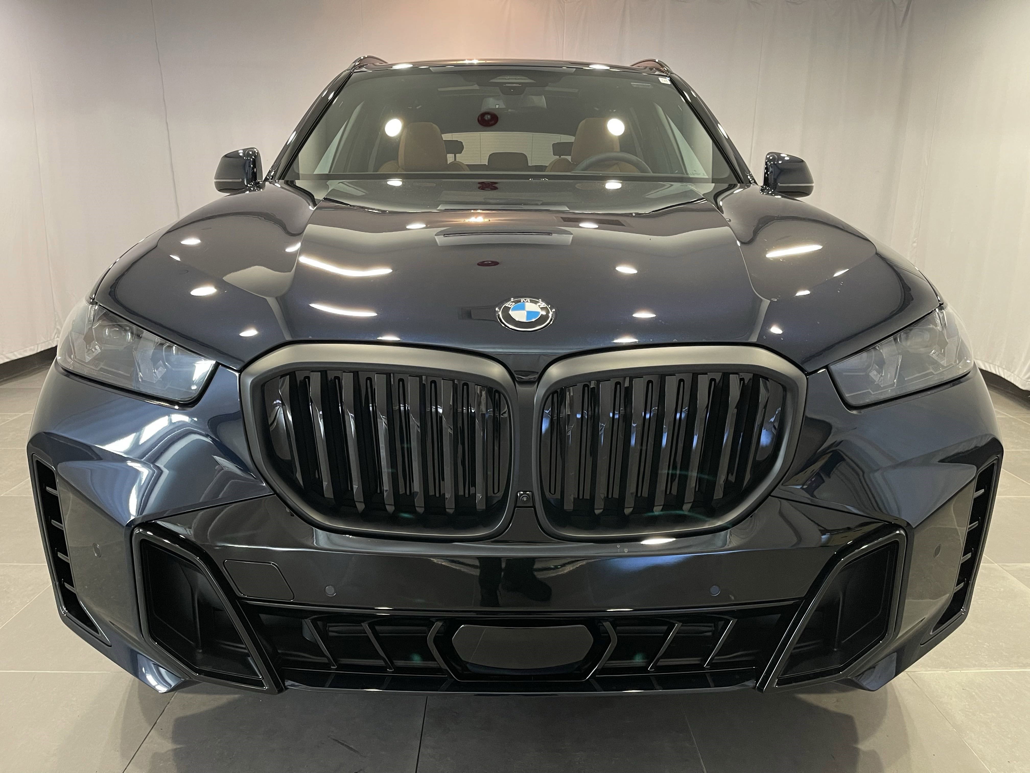 New 2026 BMW X5 xDrive40i w/ M Sport Package image 2