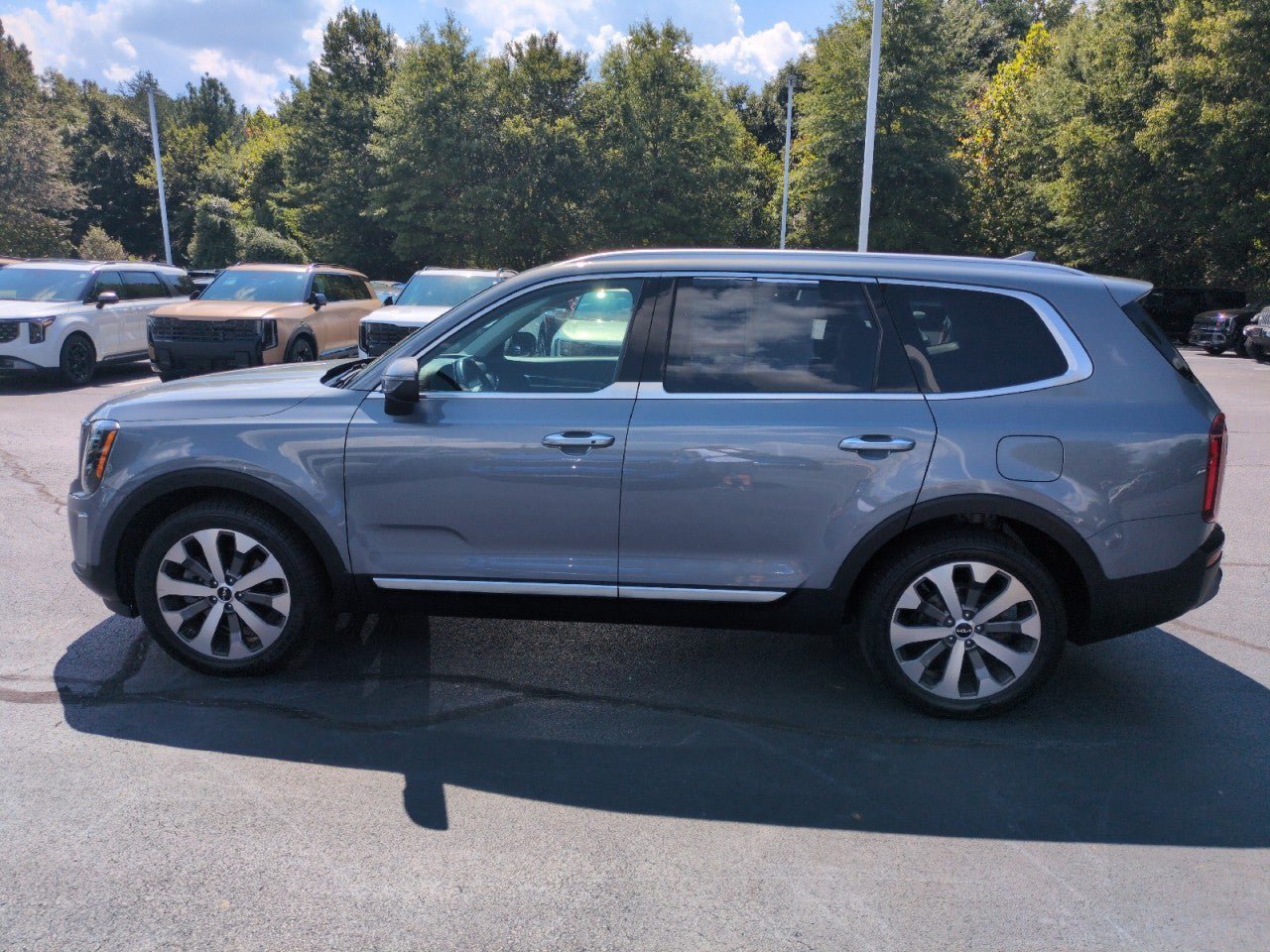 Certified 2022 Kia Telluride S AWD/4WD image 4