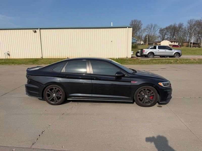 Used 2019 Volkswagen Jetta GLI image 2