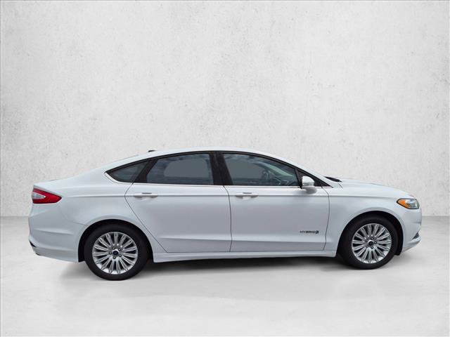 Used 2015 Ford Fusion SE FWD image 4