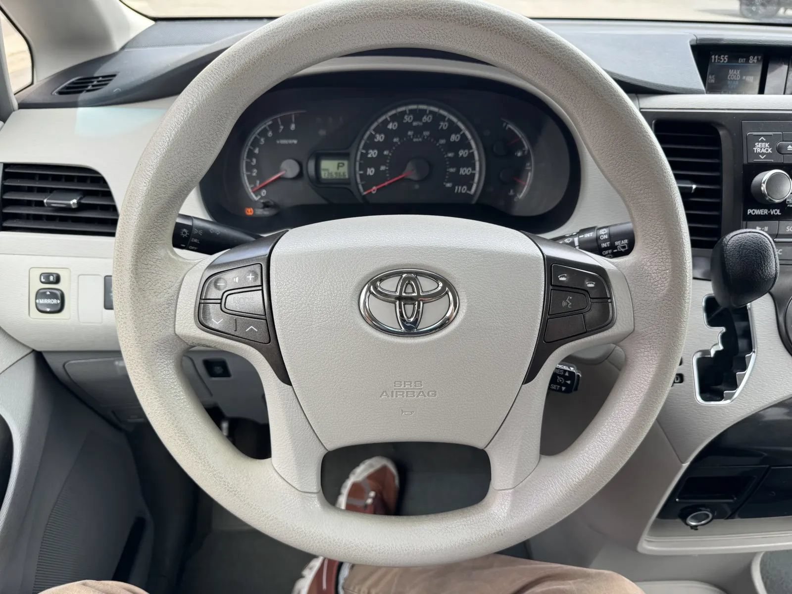 Used 2013 Toyota Sienna LE w/ Towing Pkg FWD image 21