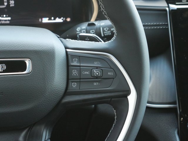 New 2025 Jeep Grand Cherokee L Altitude image 18