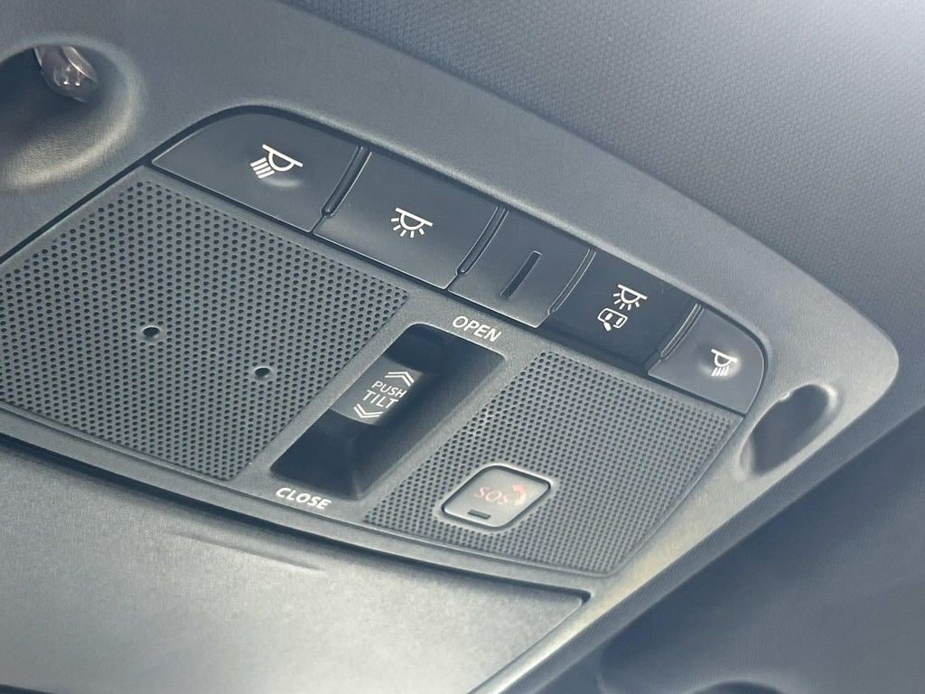 Certified 2022 Nissan Maxima SR w/ Sport Mat Group FWD image 34