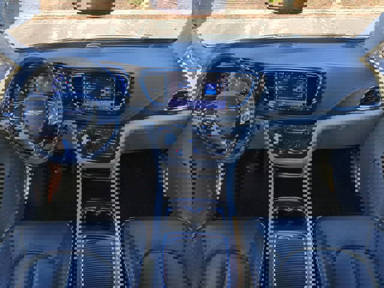 Used 2022 Chrysler Pacifica Limited image 15