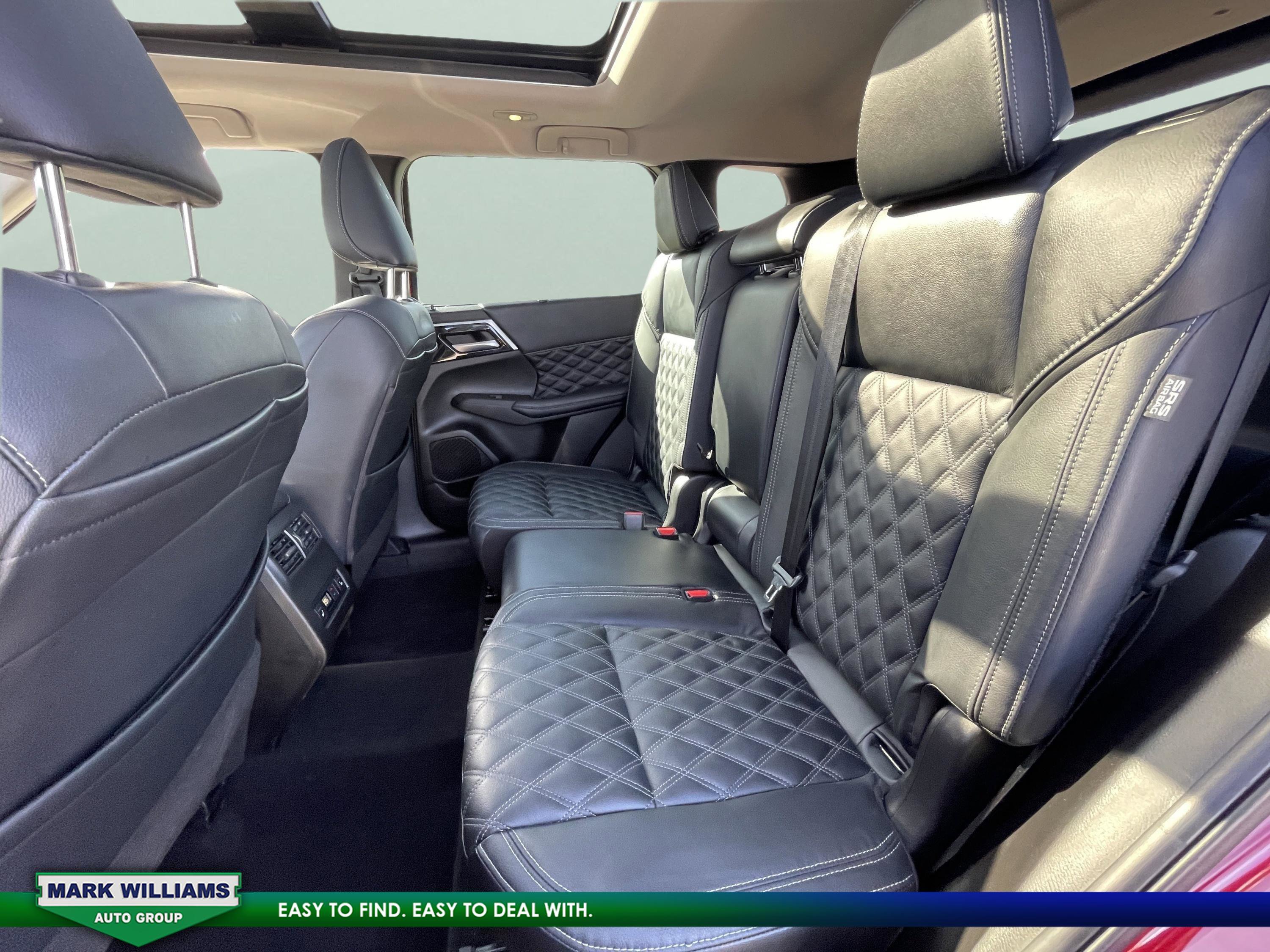 Used 2023 Mitsubishi Outlander SEL image 24