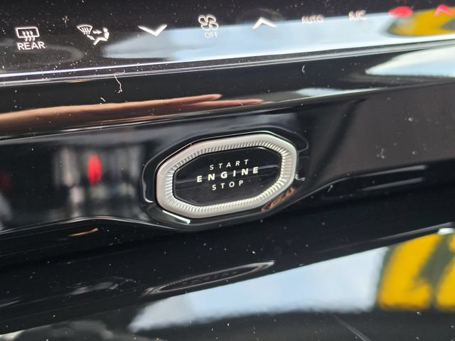 New 2027 Jeep Grand Cherokee Altitude AWD/4WD image 36