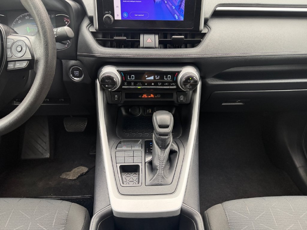 Used 2025 Toyota RAV4 XLE AWD/4WD image 16