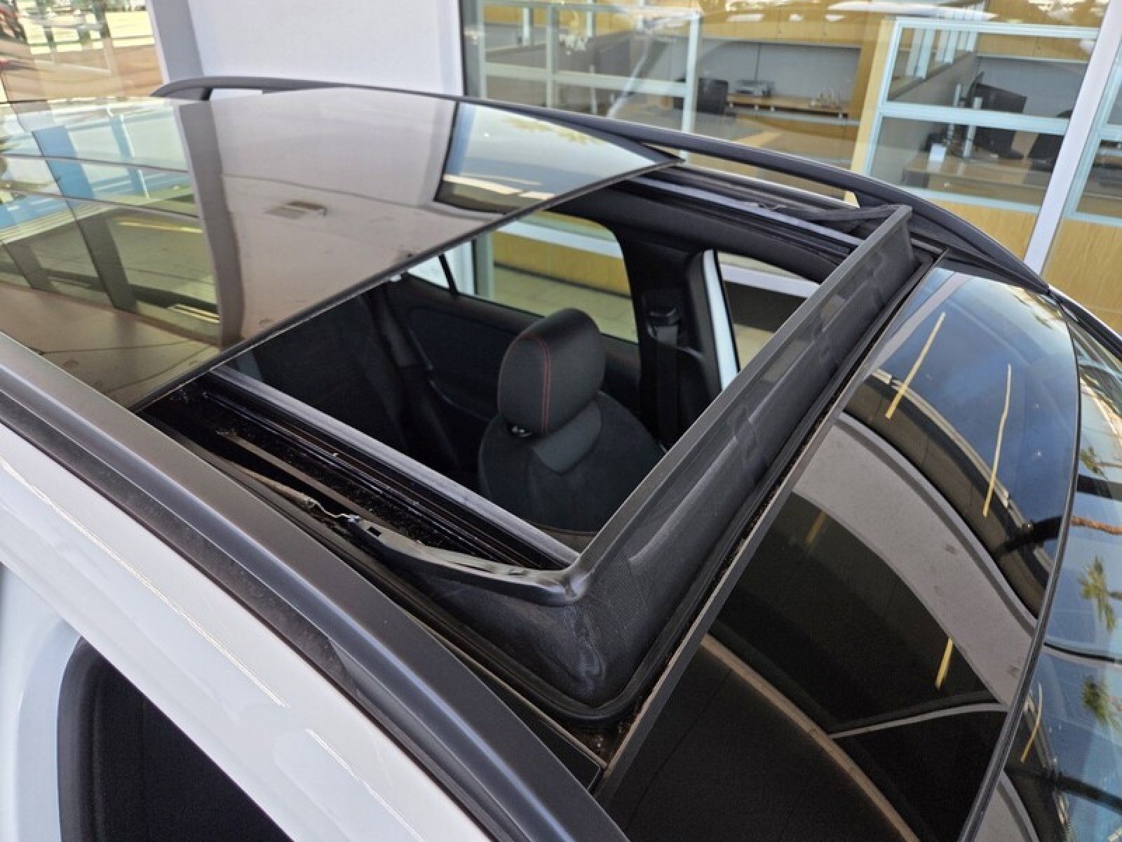 New 2025 Mercedes-Benz GLB 35 AMG 4MATIC image 18