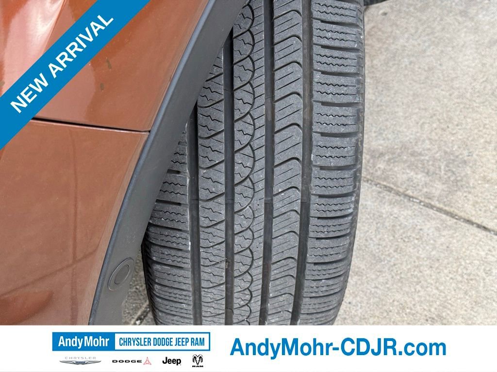 Used 2017 Ford Escape Titanium w/ Equipment Group 301A image 11