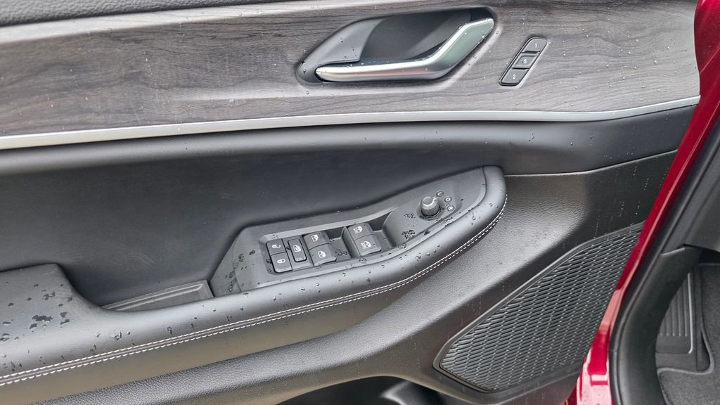 New 2025 Jeep Grand Cherokee L Limited w/ Black Appearance Package image 27