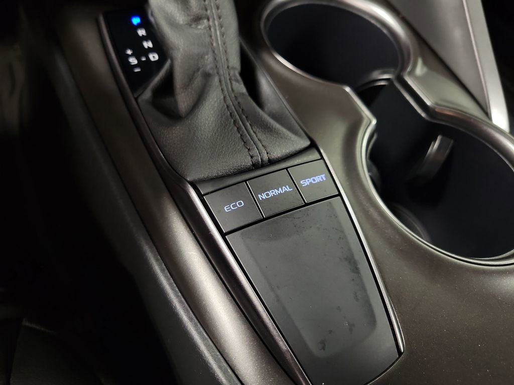 Used 2024 Toyota Camry SE w/ Convenience Package FWD image 15