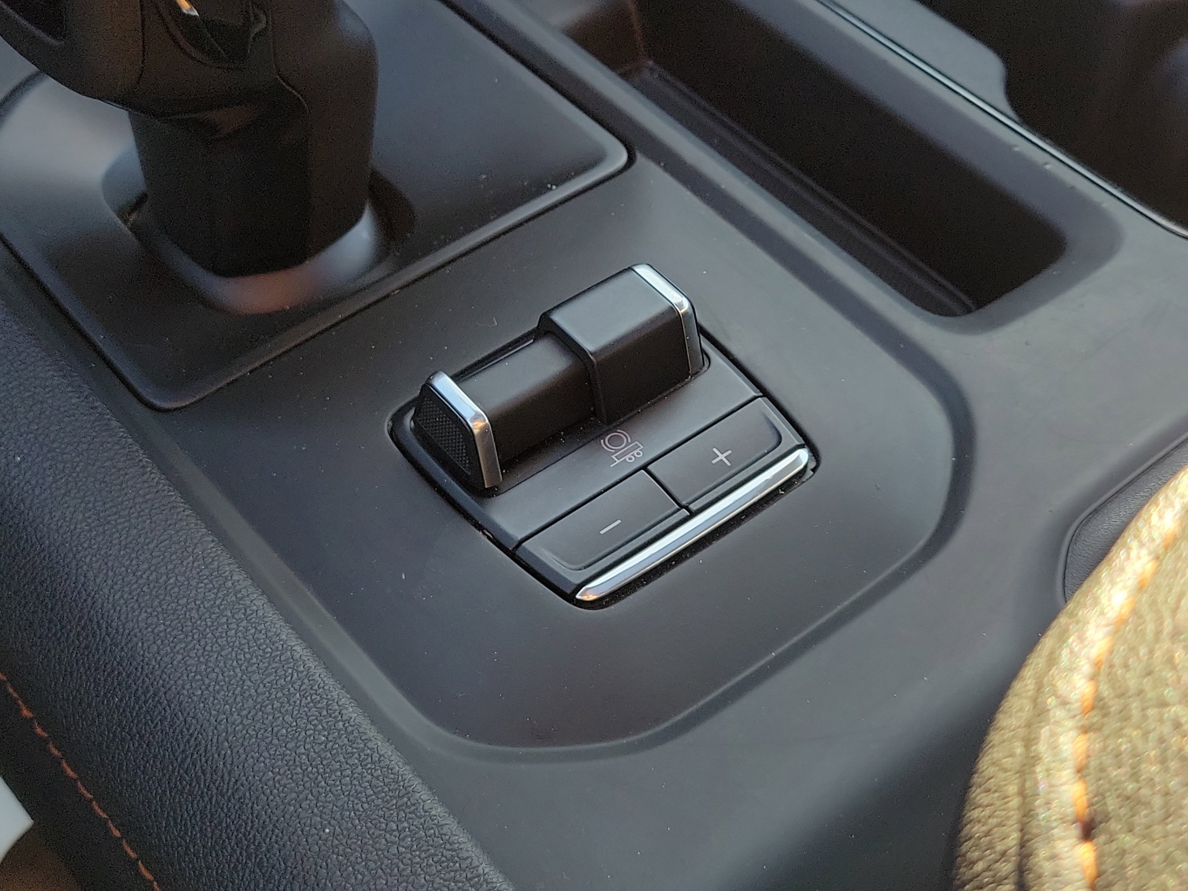 Used 2024 GMC Sierra 1500 AT4 w/ Technology Package image 31