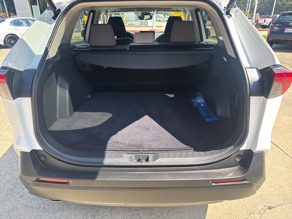 Used 2023 Toyota RAV4 XLE w/ Convenience Package FWD image 32