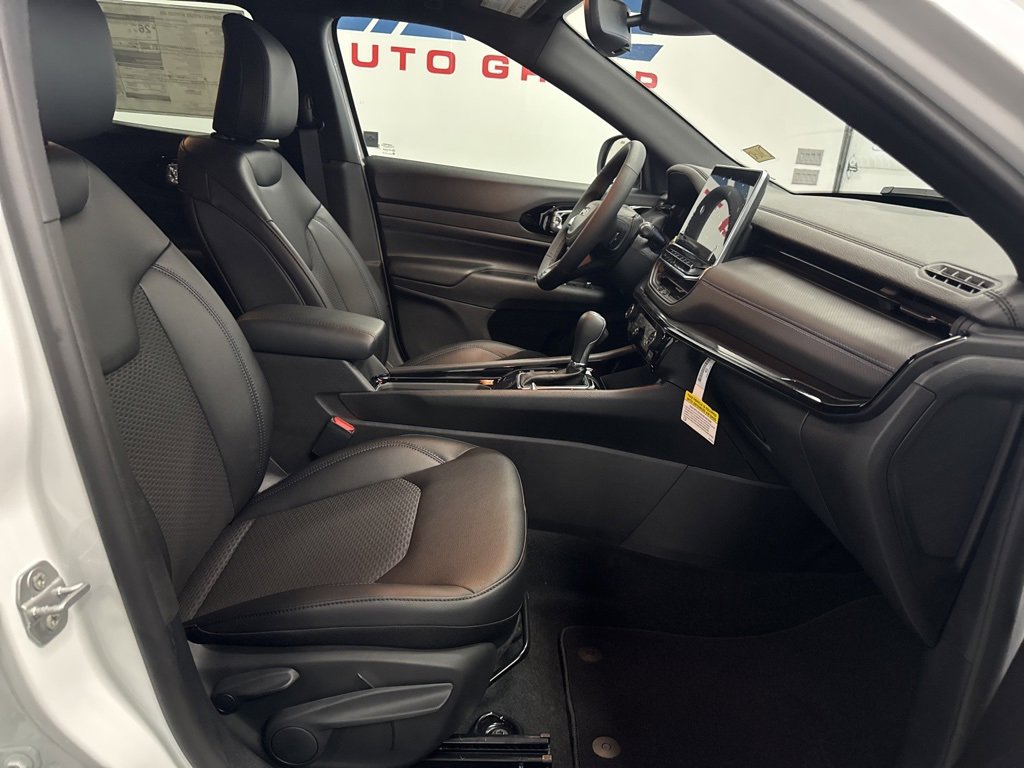 New 2026 Jeep Compass Latitude image 36