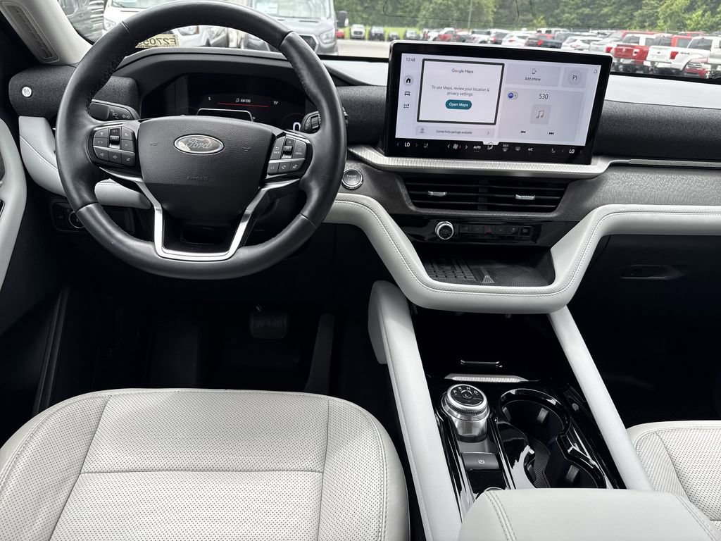 Used 2025 Ford Explorer Platinum w/ LUX Leather Package AWD/4WD image 24