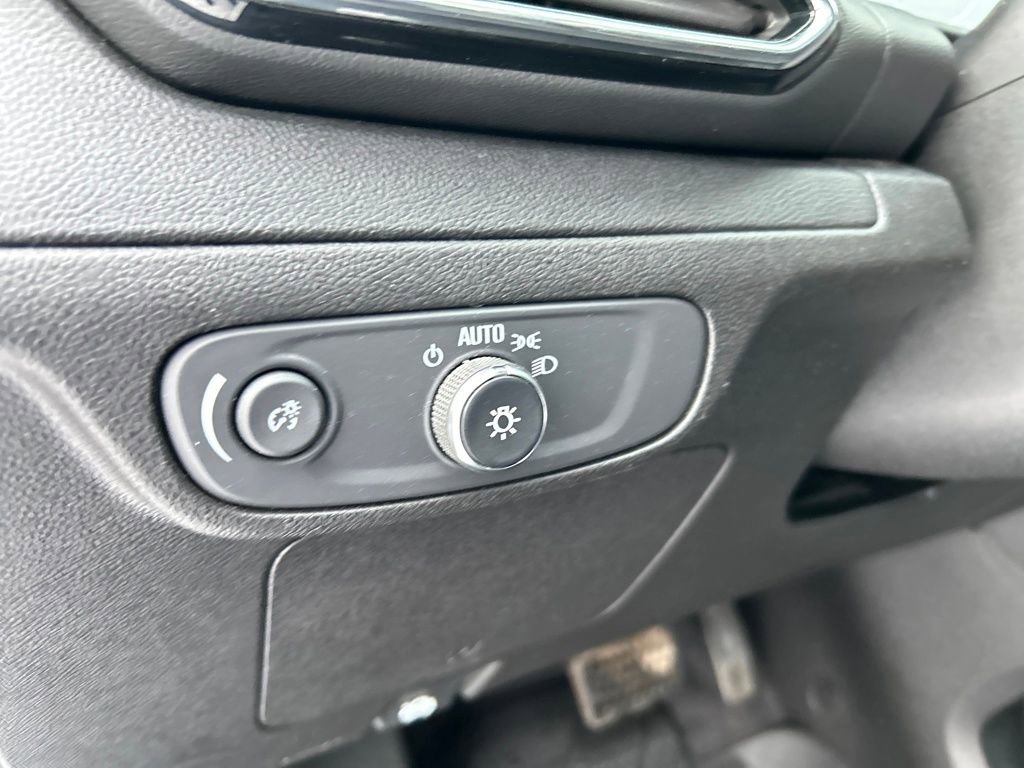 Used 2023 Chevrolet Bolt EUV Premier w/ Sun & Sound Package image 21