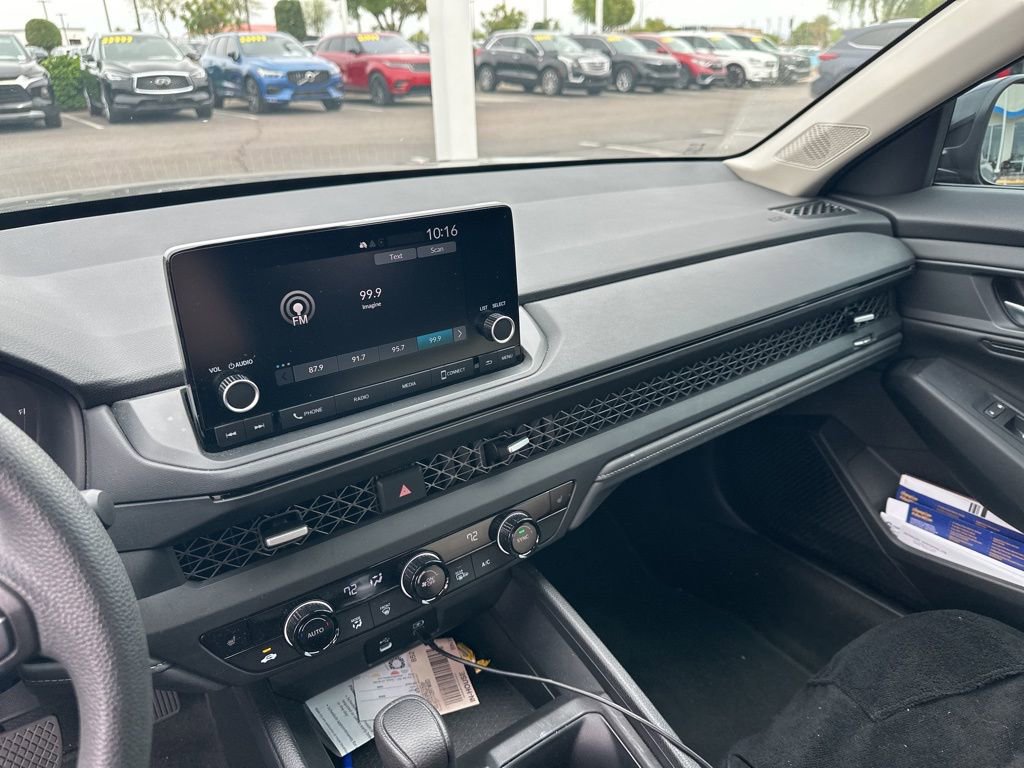 Certified 2025 Honda Accord SE image 5