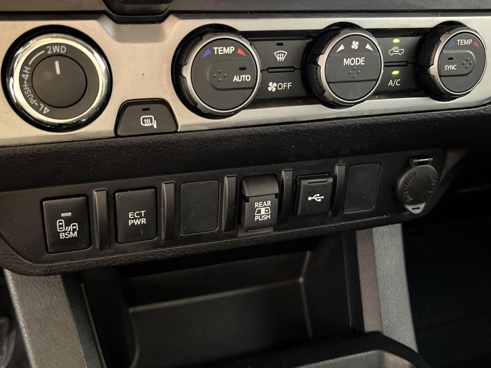Used 2023 Toyota Tacoma 4x4 Double Cab w/ Trail Edition image 31