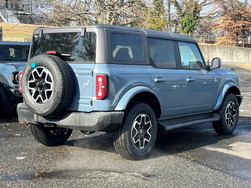 New 2025 Ford Bronco Outer Banks image 4