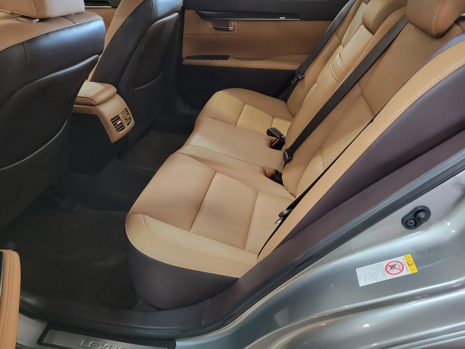 Used 2017 Lexus ES 350 w/ Navigation System Package image 3