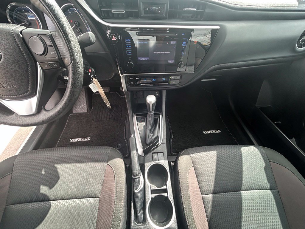Used 2017 Toyota Corolla LE w/ Carpet Mat Package (TMS) FWD image 17