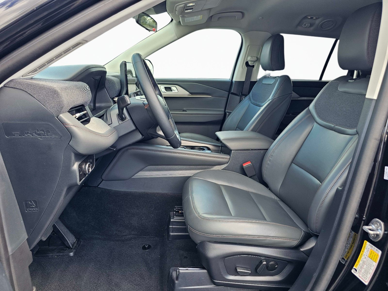 Used 2026 Ford Explorer Active w/ Active Comfort Package RWD image 15