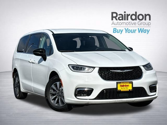 Used 2024 Chrysler Pacifica Limited FWD 360° Tour