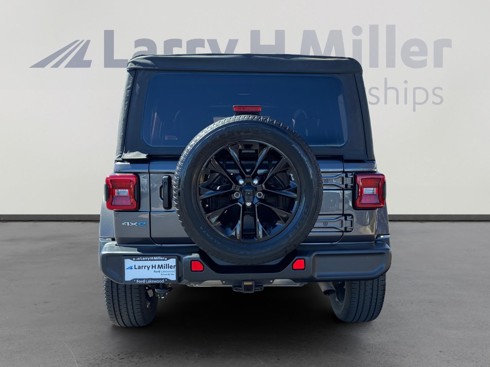 Used 2021 Jeep Wrangler Unlimited Sahara image 4