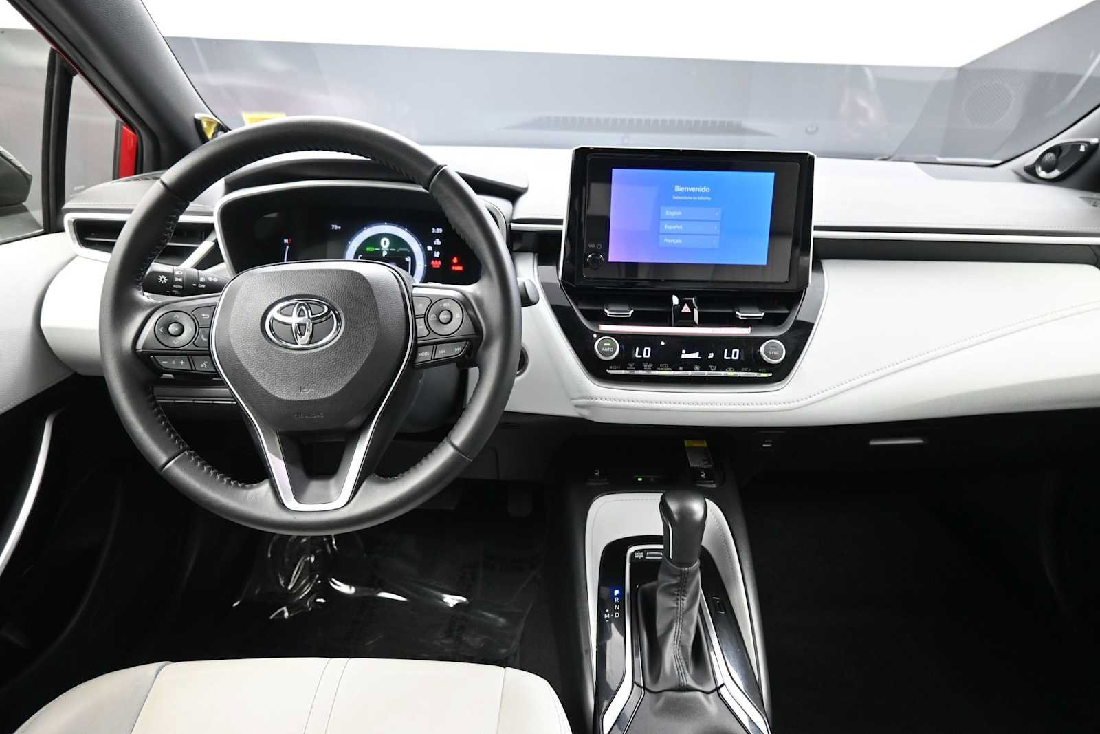 Used 2025 Toyota Corolla XSE FWD image 18