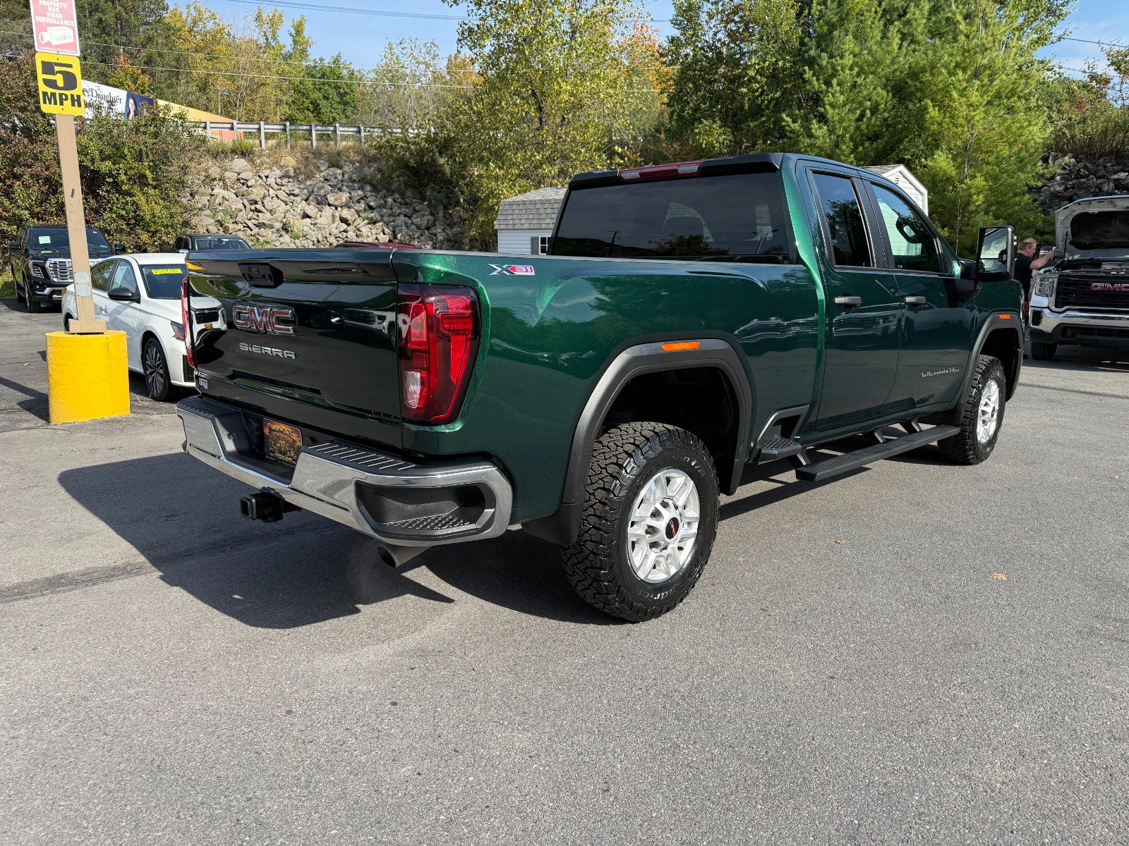 Used 2025 GMC Sierra 2500 Pro w/ Convenience Package AWD/4WD image 5