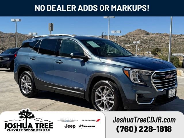 Used 2024 GMC Terrain SLT image 1