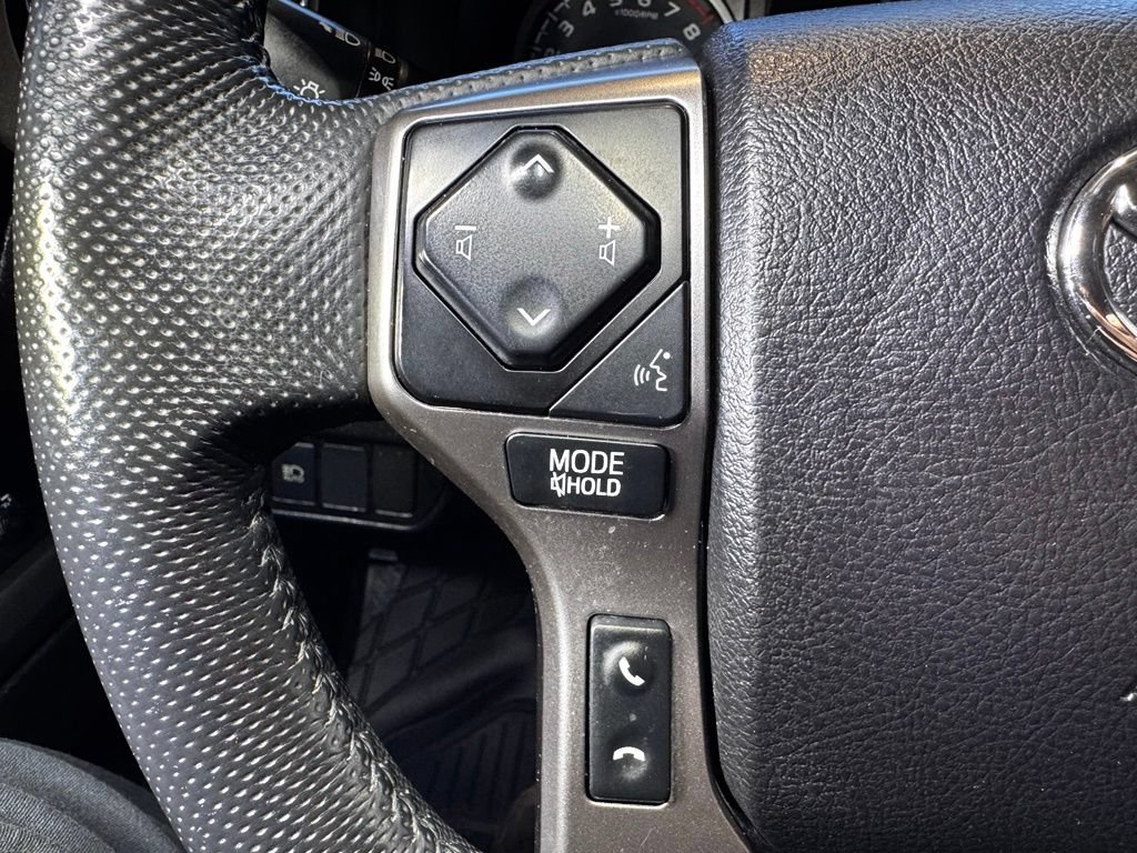 Used 2021 Toyota Tacoma SR5 AWD/4WD image 25