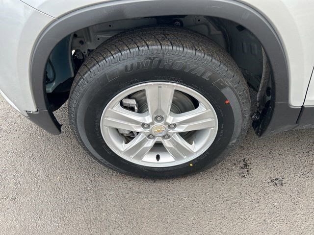 Used 2021 Chevrolet Trax LS w/ Tint and Cruise Package image 45