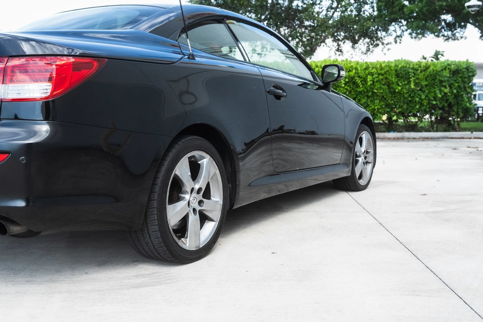 Used 2011 Lexus IS 250C w/ Luxury Pkg RWD image 7