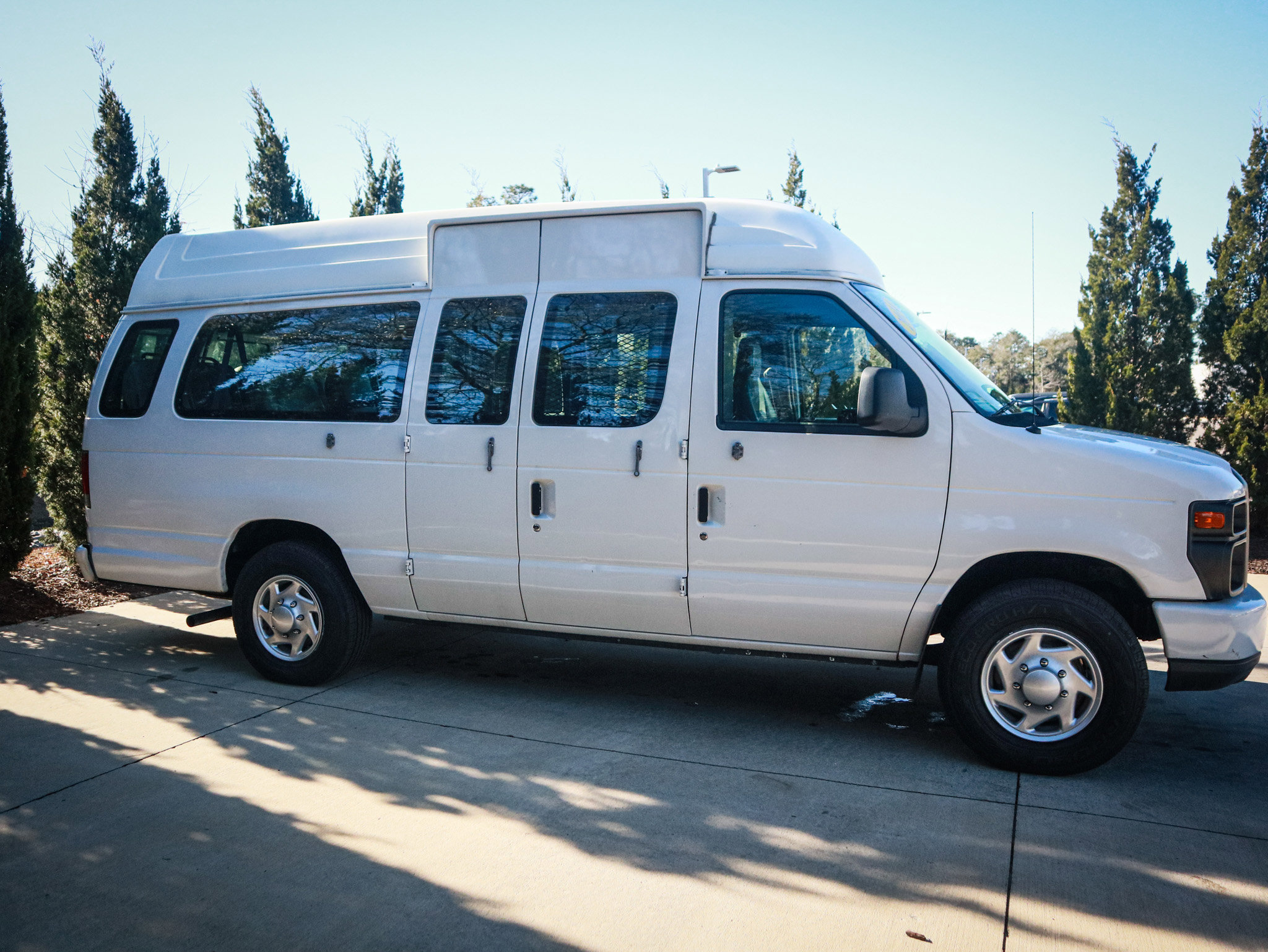 Used 2014 Ford E-250 and Econoline 250 Extended w/ Power Group image 11
