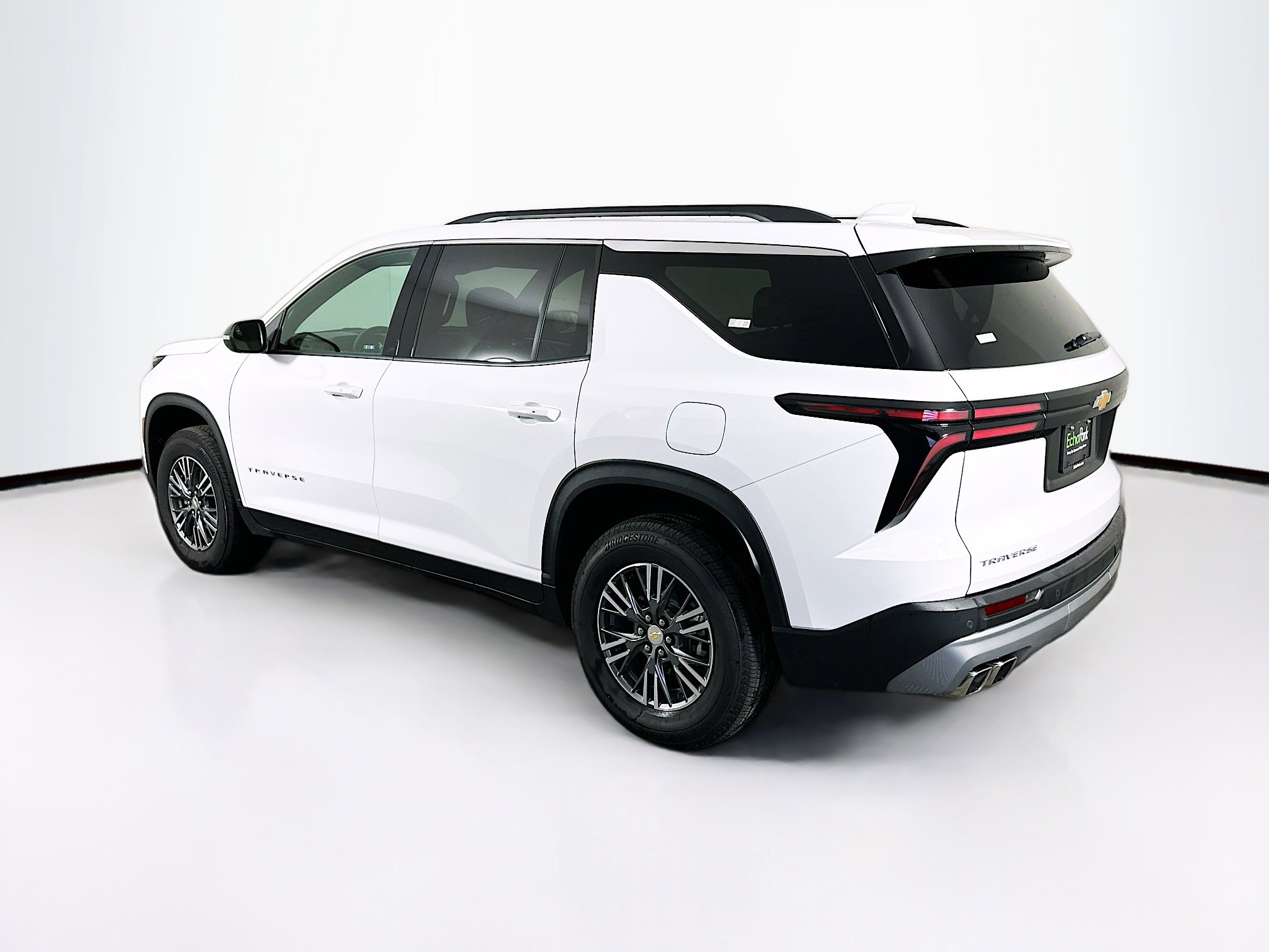 Used 2025 Chevrolet Traverse LT image 5