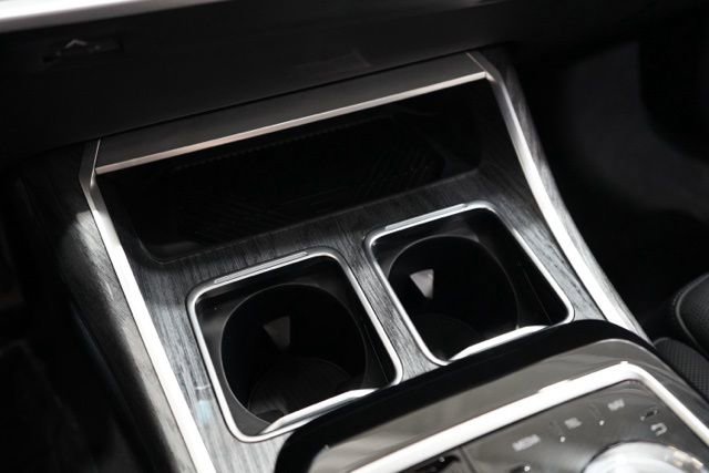 Used 2025 BMW 740i xDrive image 29