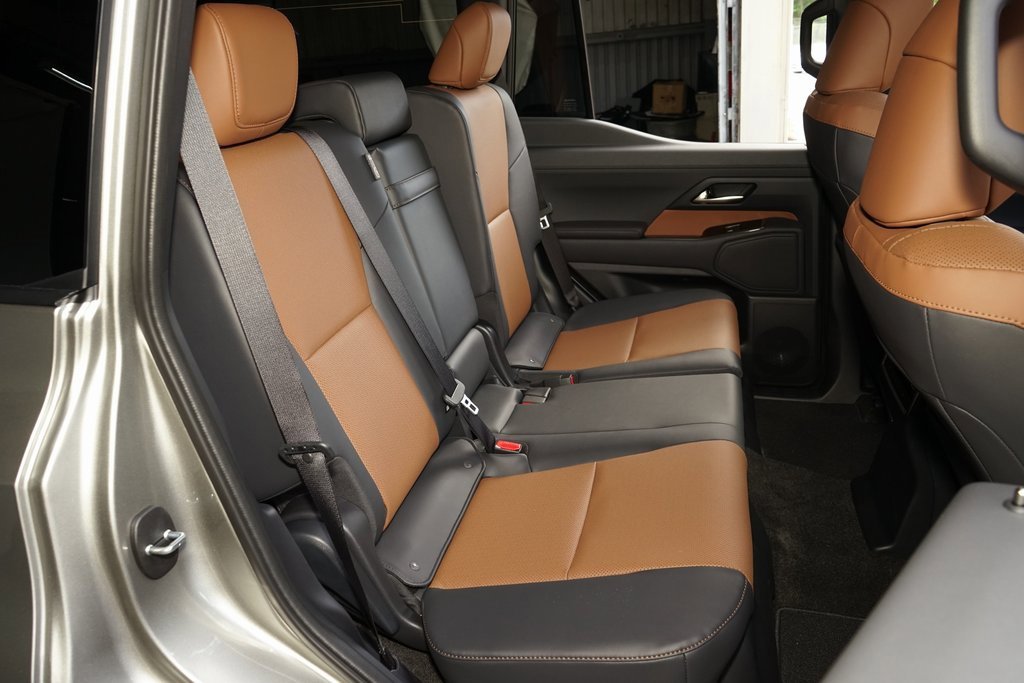 Used 2025 Lexus GX 550 image 20