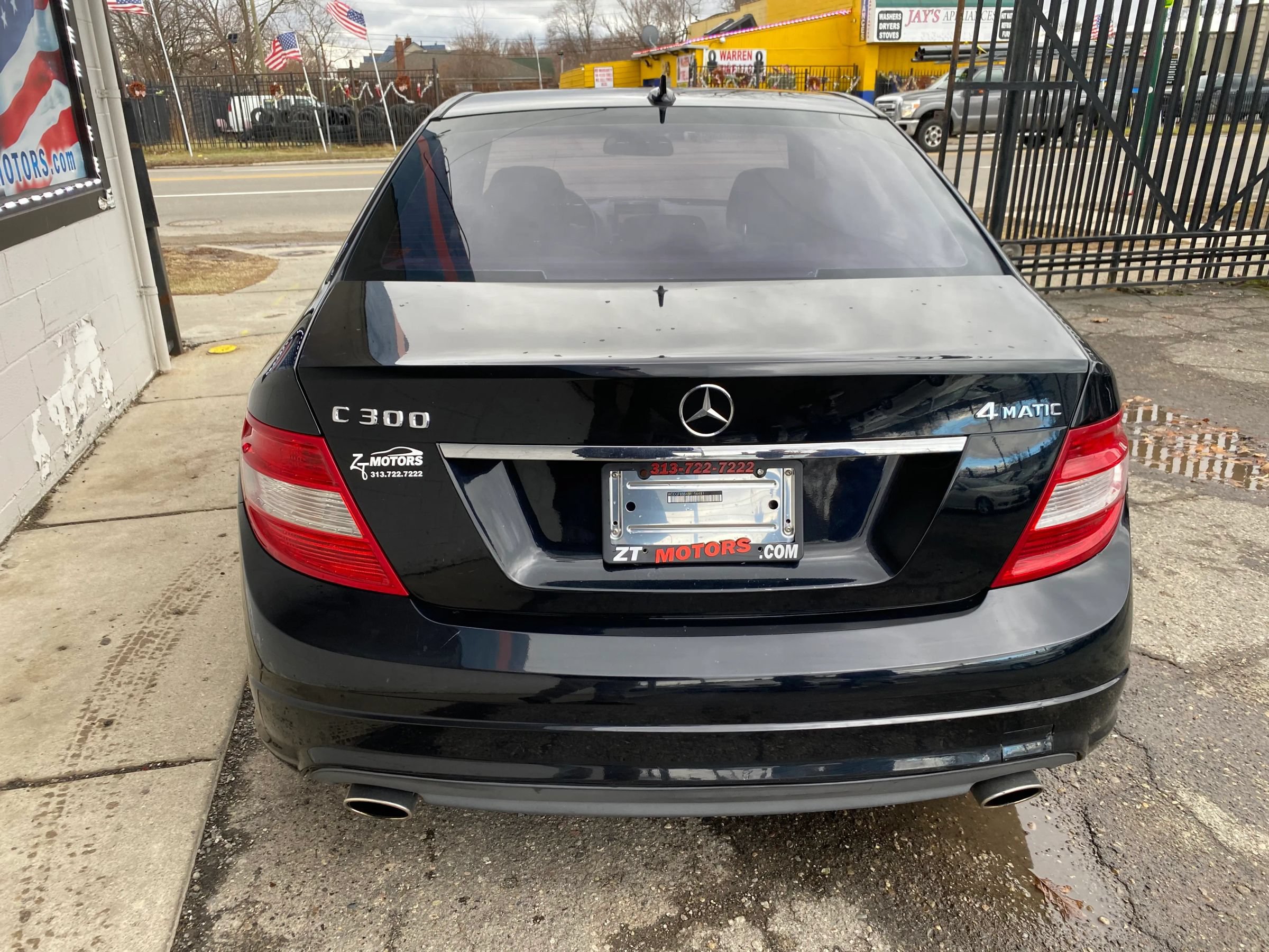 Used 2011 Mercedes-Benz C 300 4MATIC Sedan image 7