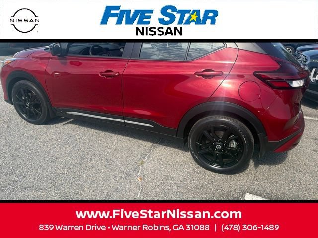 Used 2023 Nissan Kicks SR w/ SR Premium Package FWD image 14