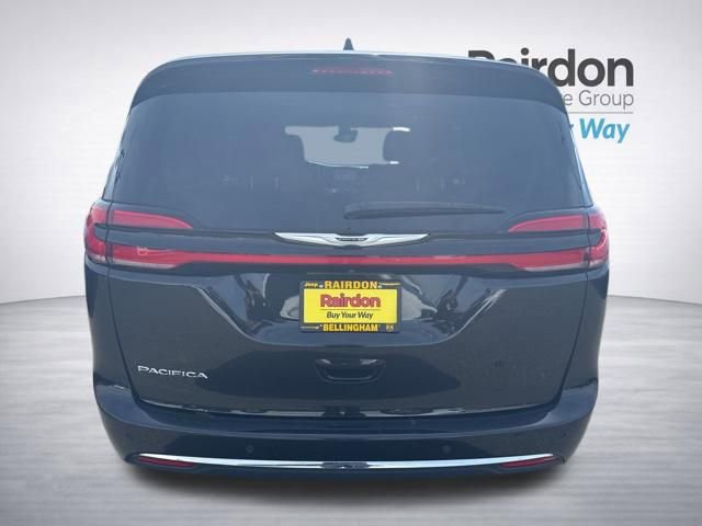 Used 2023 Chrysler Pacifica Touring-L FWD image 6