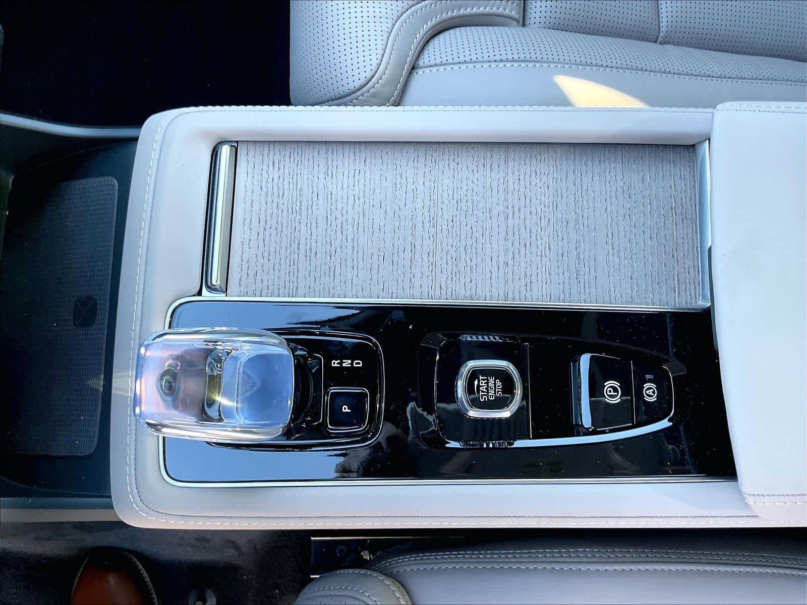 New 2026 Volvo XC90 T8 Ultra w/ Lounge Package AWD/4WD image 10