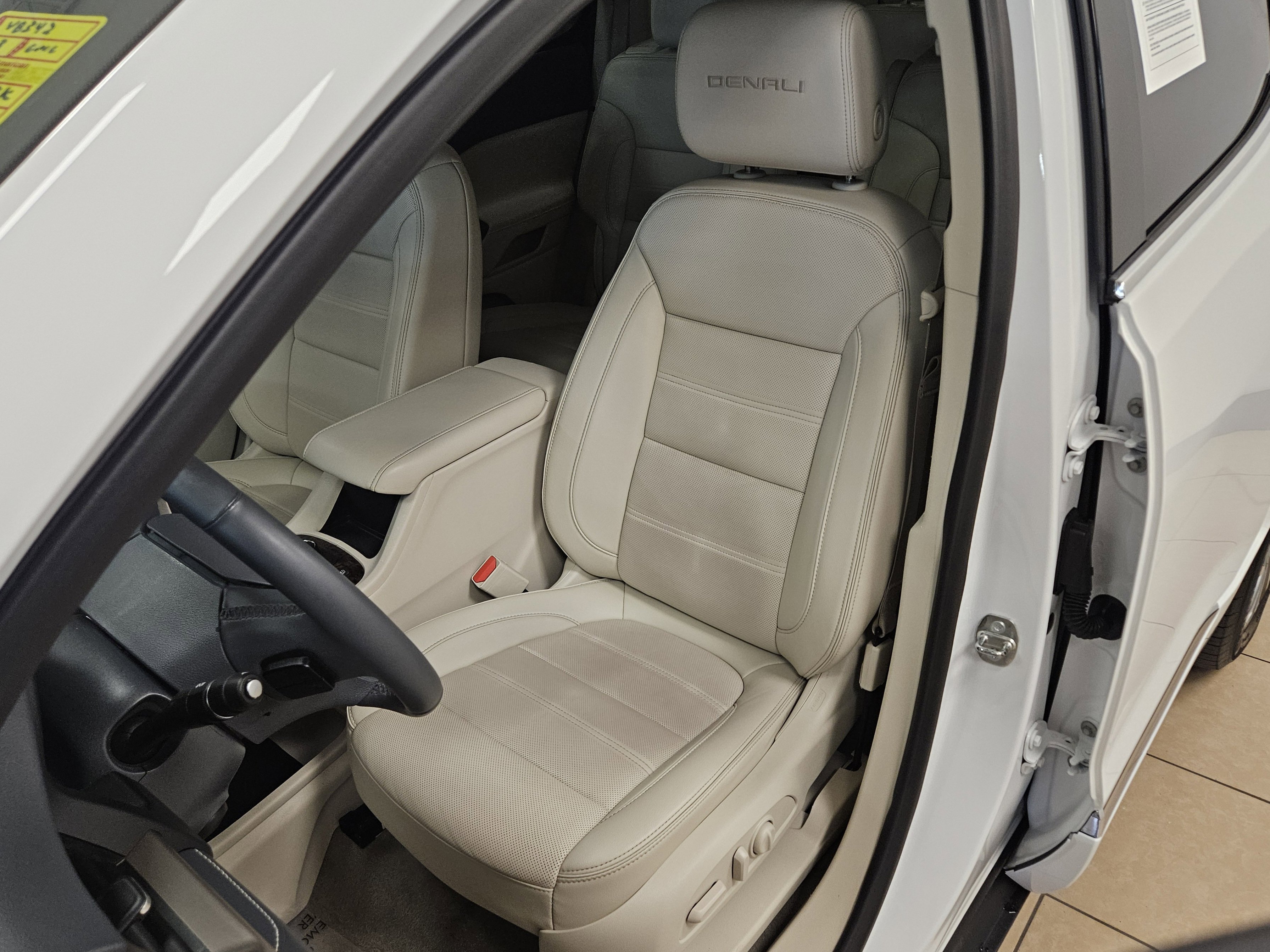 Used 2023 GMC Acadia Denali AWD/4WD image 43