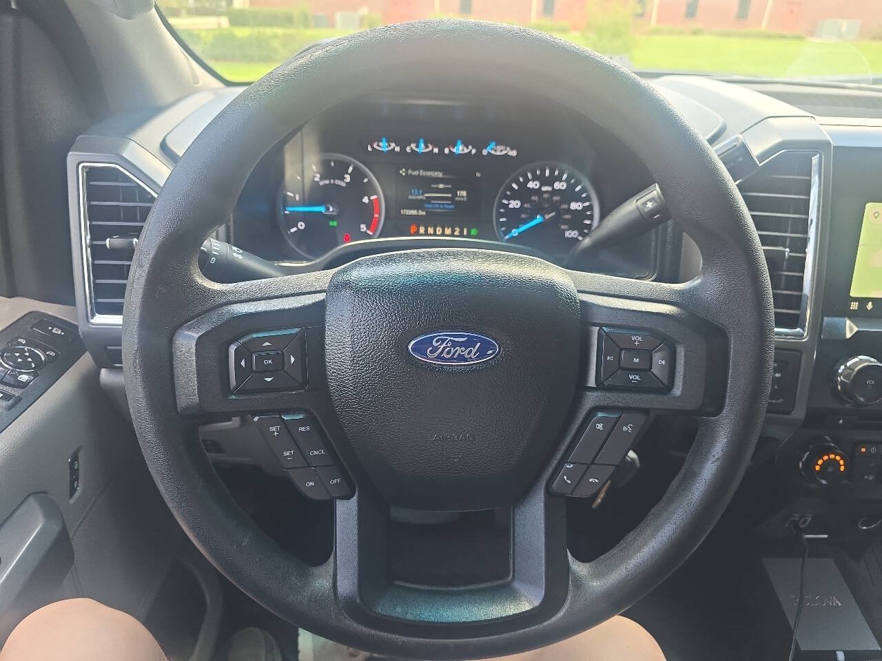Used 2017 Ford F250 XLT w/ XLT Premium Package AWD/4WD image 28