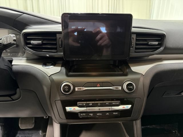 Used 2020 Ford Explorer XLT AWD/4WD image 16