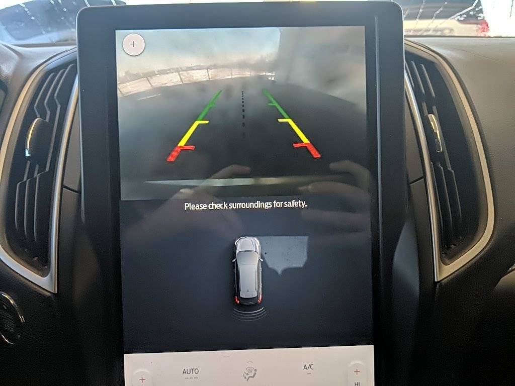 Used 2022 Ford Edge SEL image 20