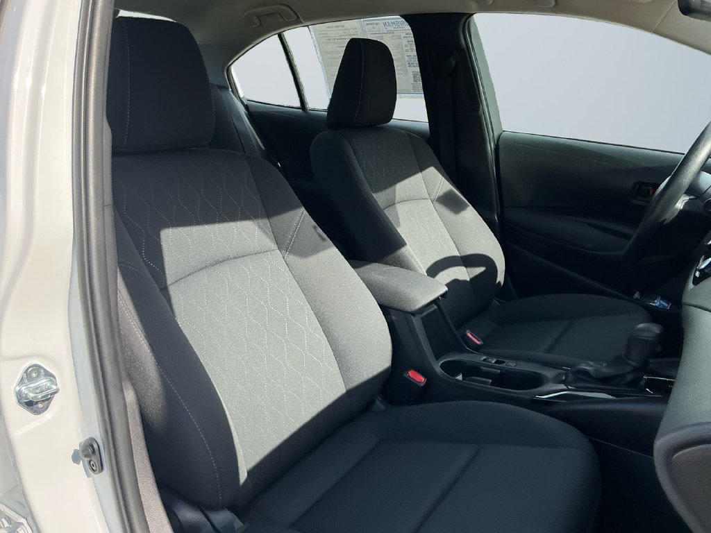Used 2025 Toyota Corolla LE FWD image 16